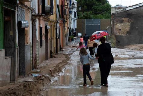 Fuertes Lluvias En España Dejan 2 Muertos Y 300 Personas Desalojadas