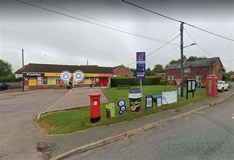 Hammer Wielding Armed Robbers Threaten Post Office Staff In