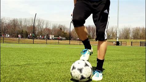 Elastico Flick Up Football Soccer Trick Tutorial IT10Soccer Video