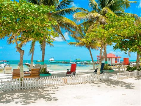 Guide to Caye Caulker, Belize - Where to Eat, Sleep & Play