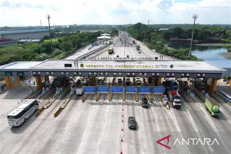 Sebanyak Kendaraan Tinggalkan Jakarta Melalui Gt Cikampek Utama