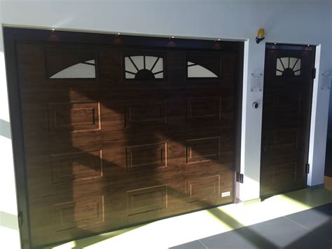 Гаражные ворота DoorHan (Дорхан): купить секционные и подъемные ворота ...