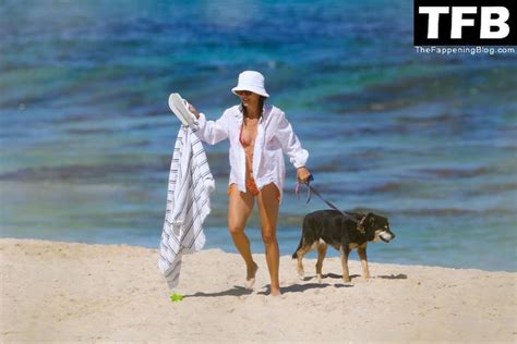 Kate Walsh On Beach Bikini Photos The Fappening Stars