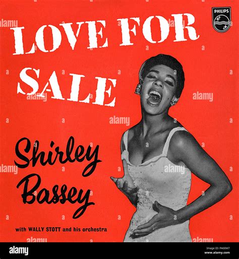 Johnny franz shirley bassey hi-res stock photography and images - Alamy