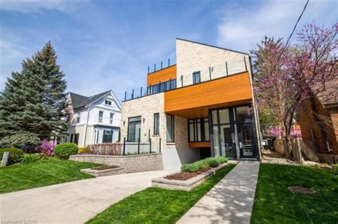For Rent 152 Elmwood Ave Main Unit London On Harrison Carter