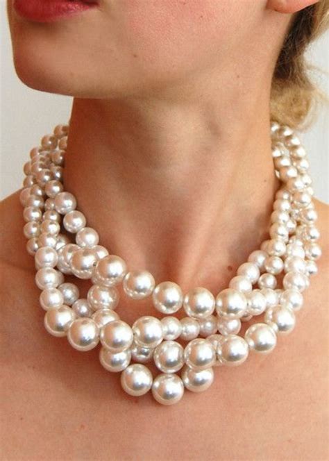 Collier De Perles Un Accessoire Glamour Qui Rehausse Votre Style