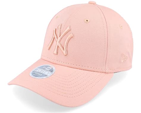 New York Yankees Womens League Essential 9FORTY Pink/Pink Adjustable ...