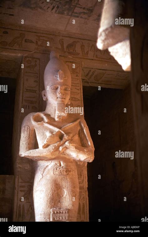 Riesigen Geschnitzten Steinernen Statue Von Ramses II Dargestellt Als