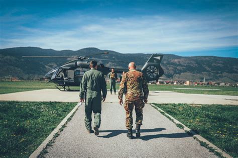 Pogledajte Vojnu Opremu Koja Je Stigla U Bih Foto Bh Reporter