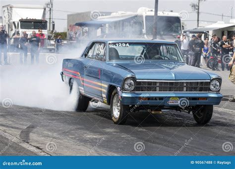 Drag racing editorial stock photo. Image of burnout, competition - 90567488