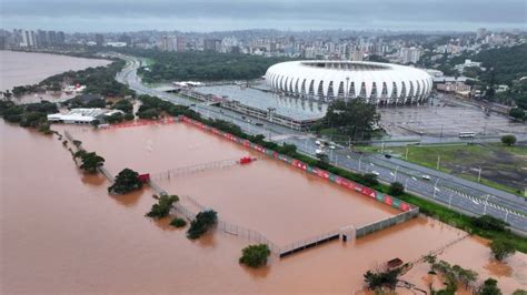 Após Atingir Maior Cheia Da História De Porto Alegre Nível Do Guaíba