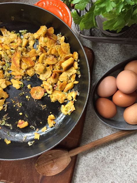 Sarten De Huevos Con Platano Verde Y Tocino 3 Min Confieso Que Cocino