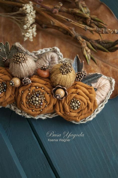 Брошь 'Охра осени' | Fabric crafts, Fabric flowers, Ribbon embroidery