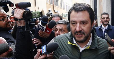 Una Legislatura Appesa Al Bacio Tra Salvini E Di Maio Il Foglio