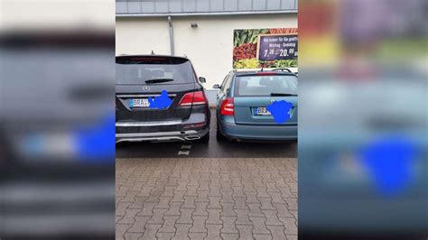 Edeka Kundin Reagiert Schockiert Auf Traurige Parkplatz Szene Wohl