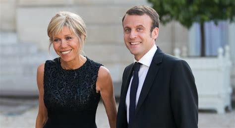 Emmanuel et Brigitte Macron une photo de leurs vacances a fuité