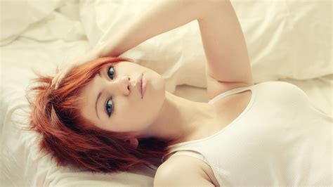 Women Model Redhead Long Hair Vladlena Venskaya Lying On Back