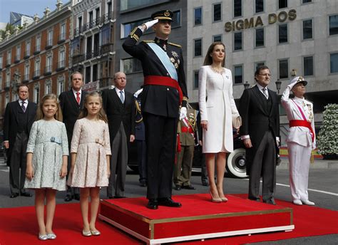 King Of Spain Felipe Vi Sworn In With Wife Queen Letizia By Side