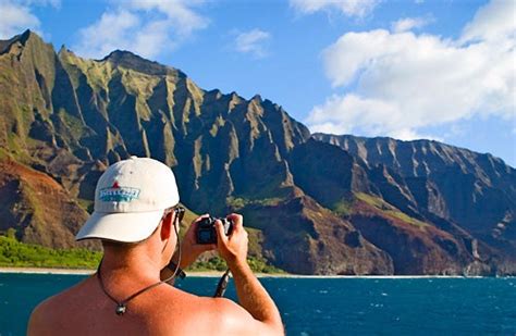 Deluxe Na Pali Snorkel Cruise Kauai Sea Tours