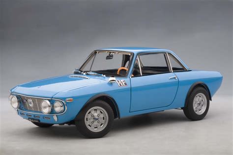 AUTOart 1 18 Scale Lancia Fulvia 1 6 HF Fanalone Azzurro Blue EzToys