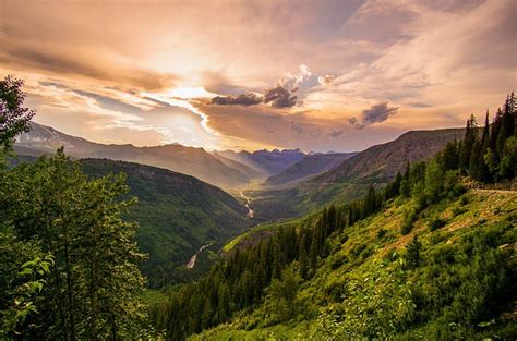 What is a Valley Landform: Formation and Types of Valleys | Earth Eclipse