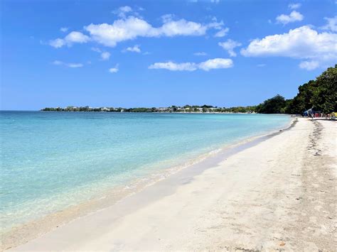 Bloody Bay Beach River Head Jamaïque caractéristiques détaillées