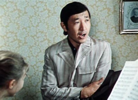 Фильм «По семейным обстоятельствам» (1977) - сюжет, актеры и роли ...