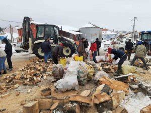 Deprem bölgesine yakacak odun yardımı