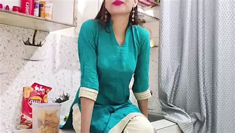 Saarabhabhi Bahut Hi Khubsurat Hai Salwar Aur Anzug Sehr Sexy Saara