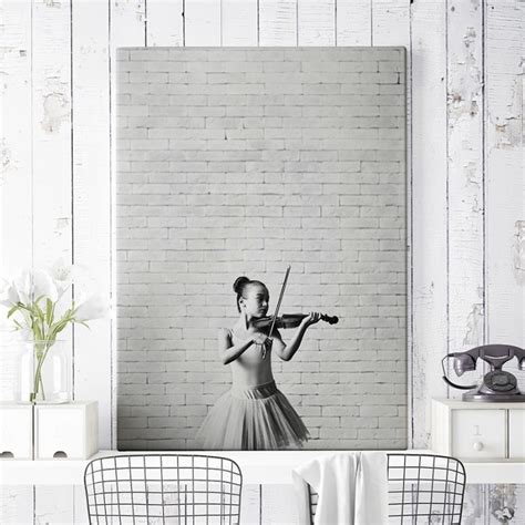 Tyylikäs canvas taulu Ballerina playing violin Canvaspicasso