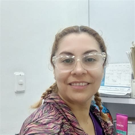 Silvana Medell N Enfermera Profesional Con Posgrado En Cuidado Al