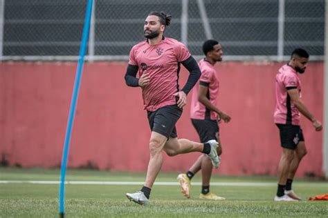 Ainda Sem Edson Lucas Vitória Faz Penúltimo Treino Em Salvador Com