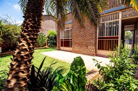 2 Bed Apartment For Sale In Wierda Park T4798391 Private Property
