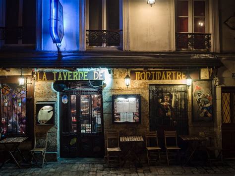 Vue De Nuit D Un Restaurant Typique Dans Montmartre Paris Image Stock éditorial Image Du