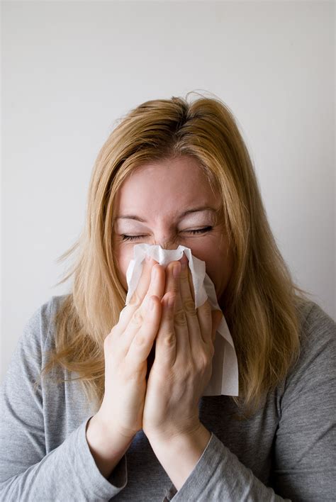 Living With a Dust Allergy: How to Minimize the Symptoms - Go Beyond Bounds