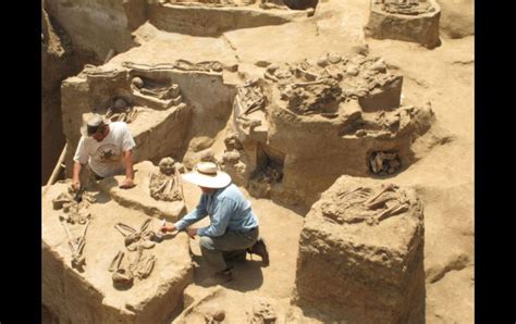 Descubren Tumba Con 60 Sacrificios Humanos En Santuario Del Norte