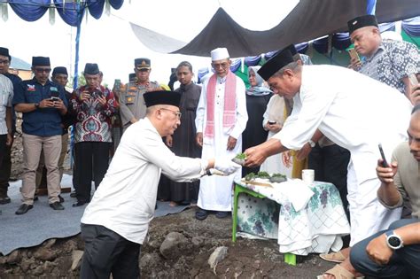 Walikota Ternate Lakukan Peletakan Batu Pertama Pondok Pesantren Aisya