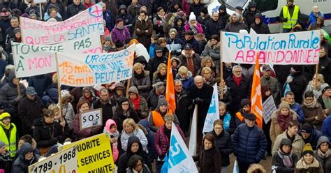 ALTKIRCH 1000 manifestants pour défendre lhôpital Saint Morand