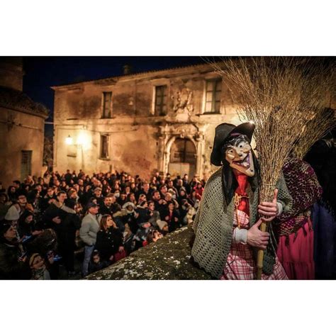 Tradizione E Magia Nel Borgo Storico Di Rossano Retake Porta La Befana