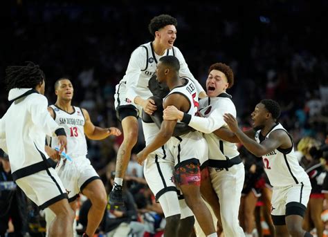 Lamont Butler S Stunning Last Second Shot Sends San Diego State Past Fau Into Men S Title Game