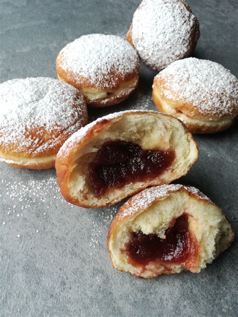 Pączki z różą Przepis na Pączki z różą Mojegotowanie pl