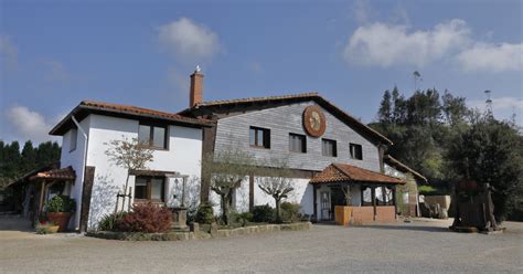 El Pueblo C Ntabro En El Que Se Produce Un Vino Excelente