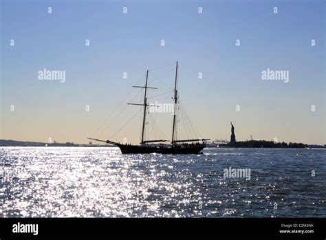 Statue Of Liberty Ship Hi Res Stock Photography And Images Alamy