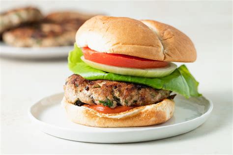 The Best Places To Get A Juicy Turkey Burger Near You Thekitchentoday