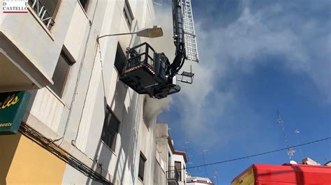 Sucesos El Incendio De Una Vivienda Obliga A Desalojar Parte De Un