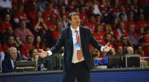 Ergin Ataman Sezonun En K T Basketbolunu Oynad K