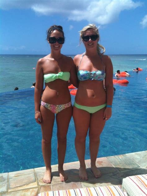 Hot Sexy Natalie Clark Bikini Pics