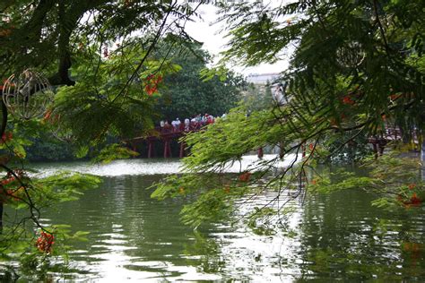 NhuDong photos: Cầu Thê Húc - Hồ Hoàn Kiếm - Hà Nội *** The Huc Bridge ...