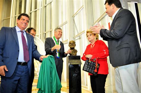 Academia Sul Mato Grossense De Letras Inaugura Busto De Seu Fundador