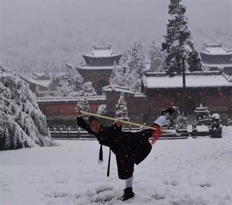 中國武術六段，武當三豐派第十六代武當功夫傳人鍾學浩 每日頭條